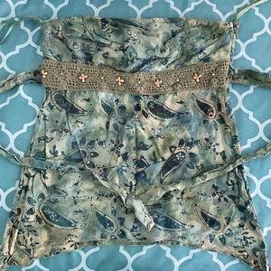 Strapless printed top